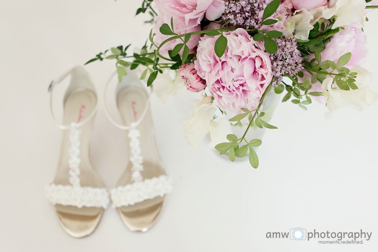 Tipps für Verliebte Brautstrauß brautschuhe rainbow shoes
