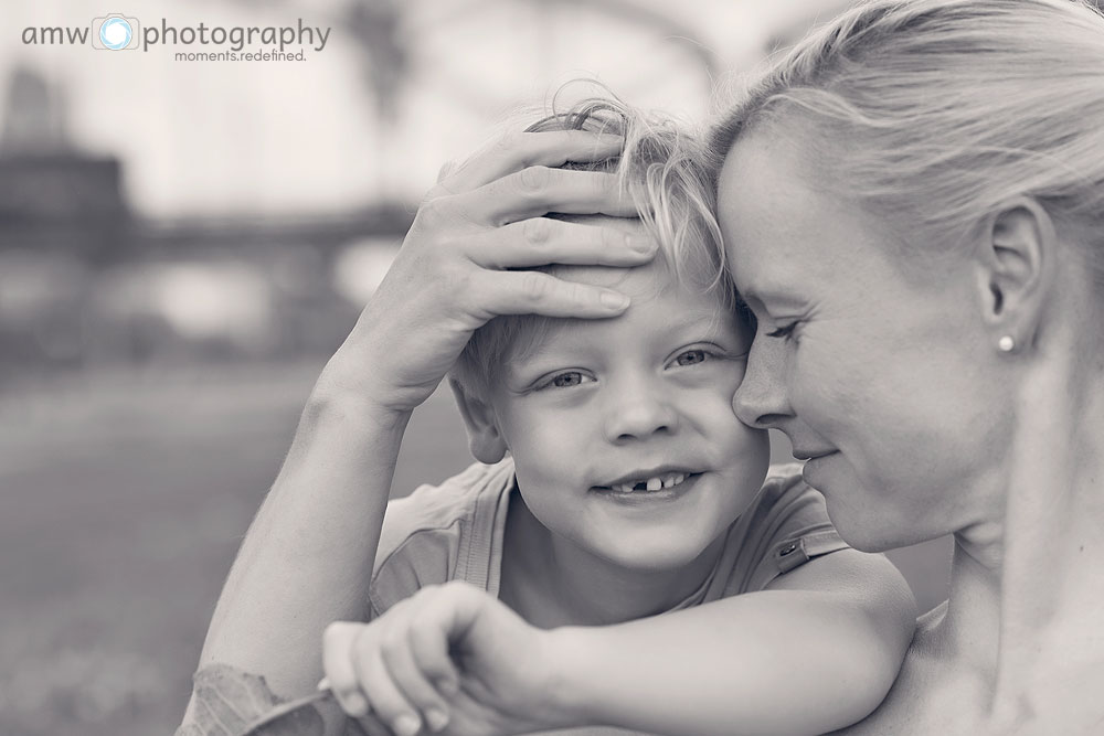 familienfotografie muttertag fotoshooting frankfurt hanau mutter sohn geschenkidee frankfurt fotoshooting