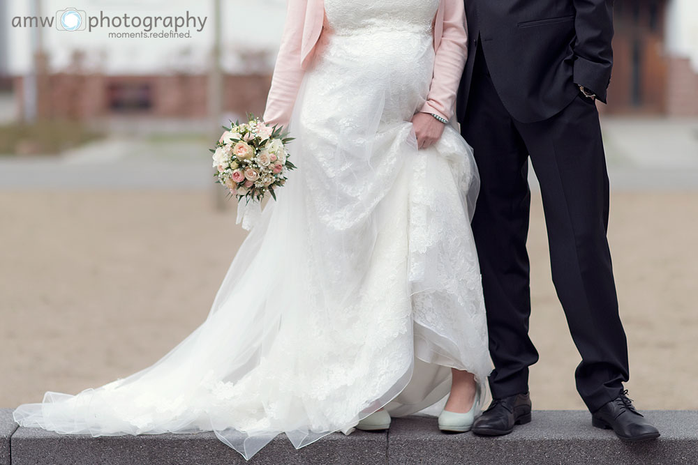 hochzeitsfotografie karben degenfeldsches schloss brautschuhe