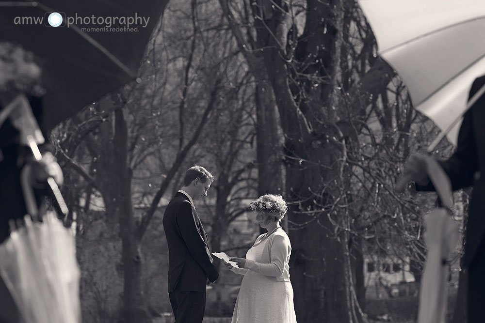 hochzeitsfotografie karben degenfeldsches schloss aprilwetter