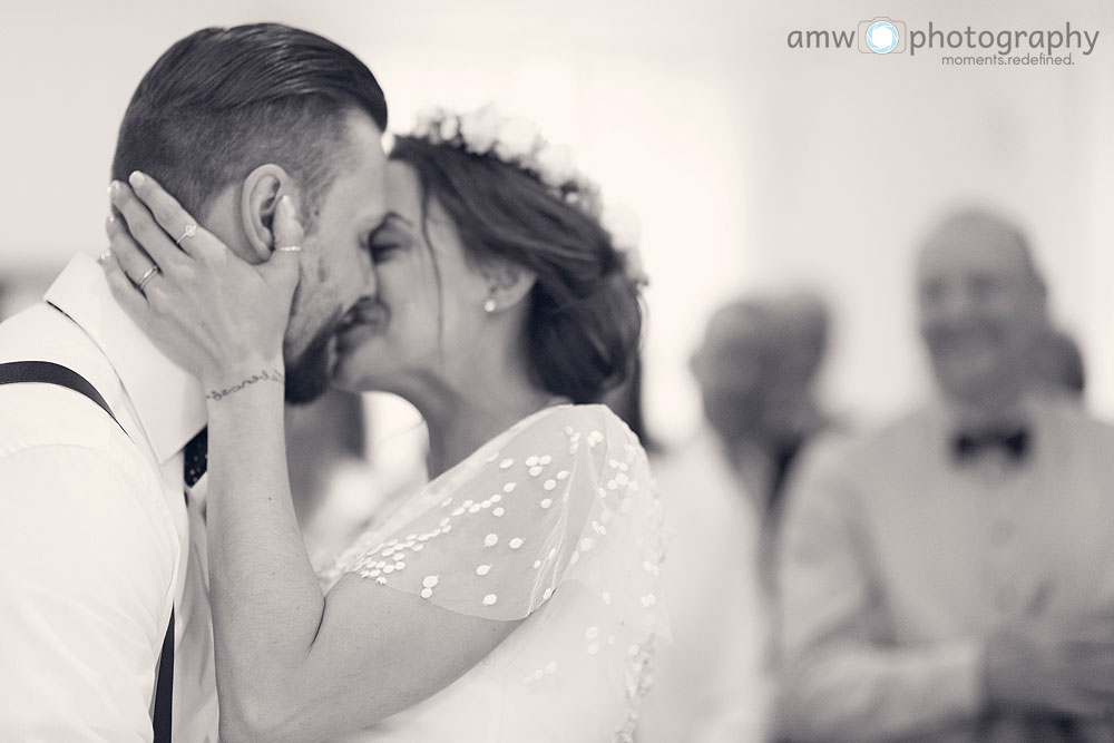 hochzeitsfotograf langenselbold frankfurt Brautpaar kuss