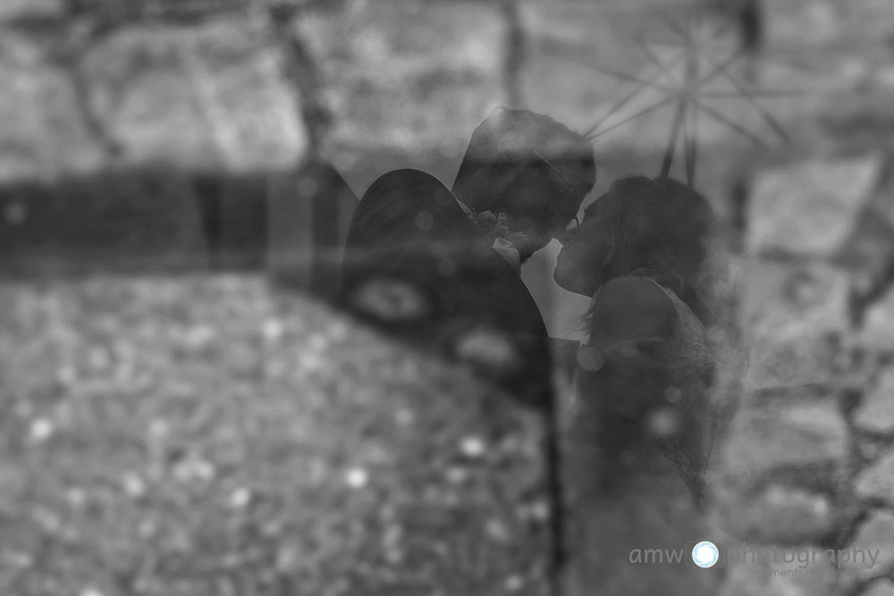 schloss heusenstamm brautpaarbilder brautpaarshooting im regen hochzeitsfotografin spiegelung in pfütze