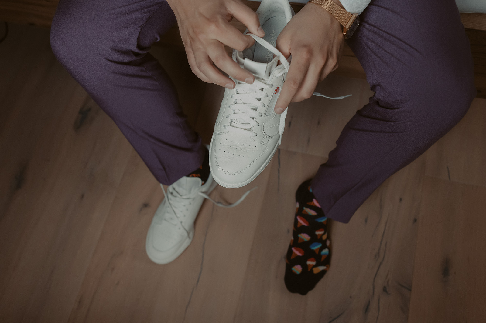 getting ready styling bräutigam standesamt freie trauung hochzeitsbilder heiraten in frankfurt hessen hochzeitslocation darmstadt taunus engagementbilder fotografin nidderau bilder in der wetterau im main kinzig kreis