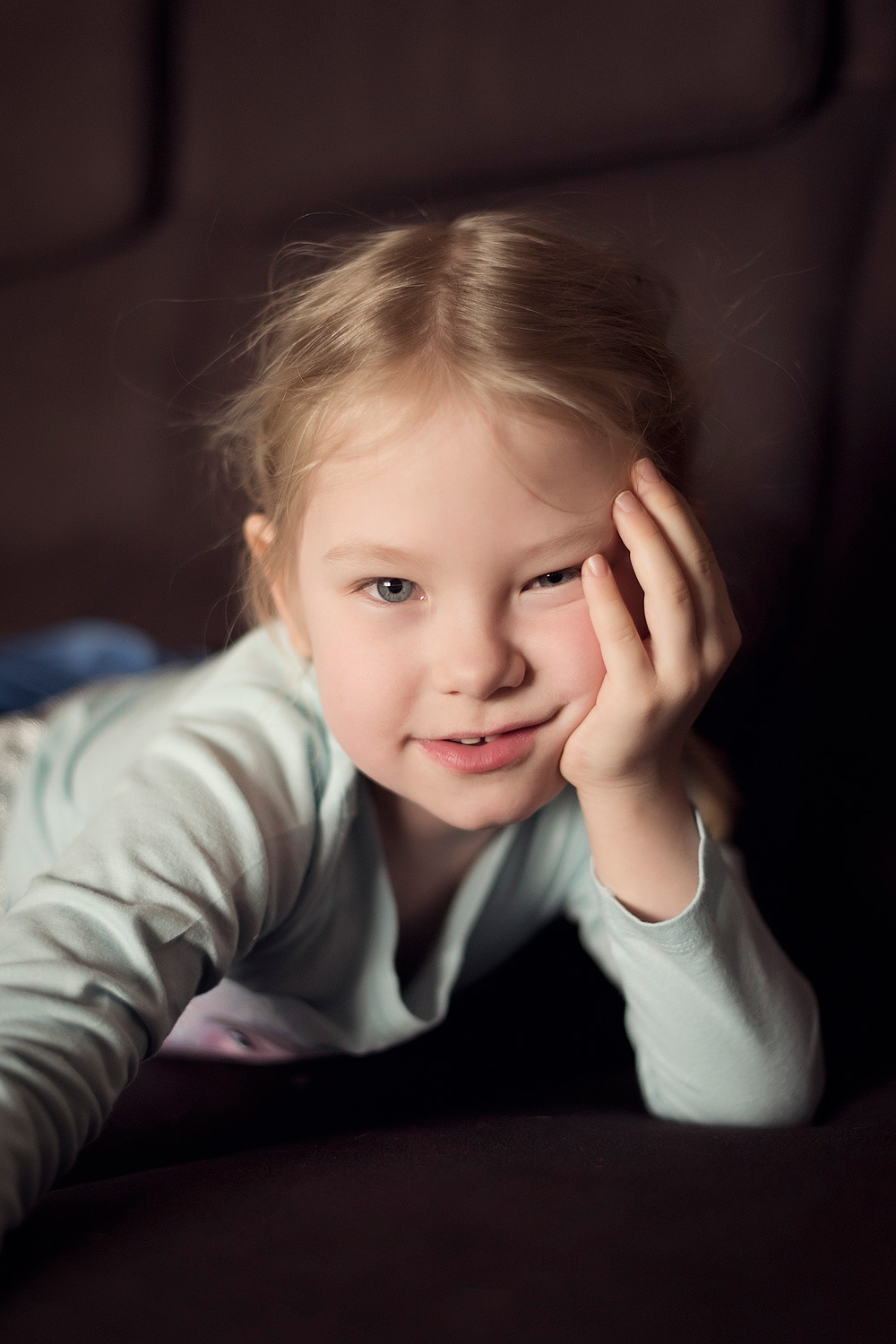 kinderfotografin in frankfurt fotoshooting macht spaß tiere beim fotografieren kind und katze