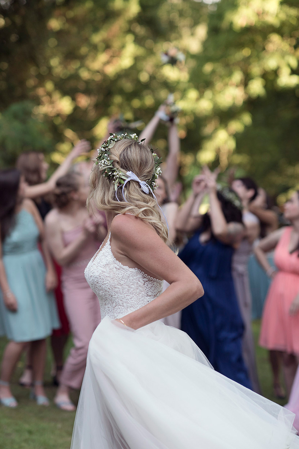 hochzeit fotografieren brautstrauss blumen für die braut fotografin hessen frankfurt hanau bilder nidderau hochzeitslocation nidda bad salzhausen kurpark parksaal friedberg