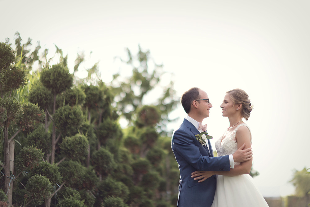 heiraten in frankfurt hochzeitslocation glashaus karben freie trauung standesamt brautpaar hochzeitsdeko 