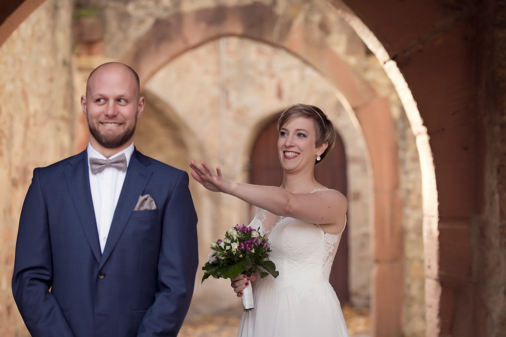 erster blick hochzeitsfotograf frankfurt brautpaar wiesbaden heiraten in hessen standesamt freie trauung coronahochzeit kleine feier