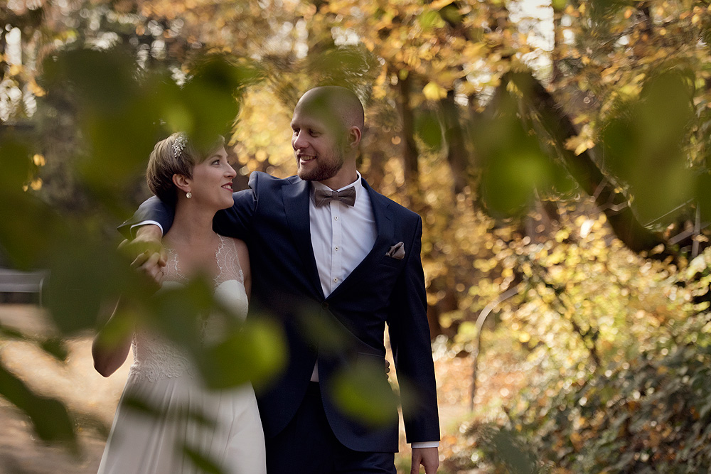 herbst hochzeitsfotograf frankfurt brautpaar wiesbaden heiraten in hessen standesamt freie trauung coronahochzeit kleine feier