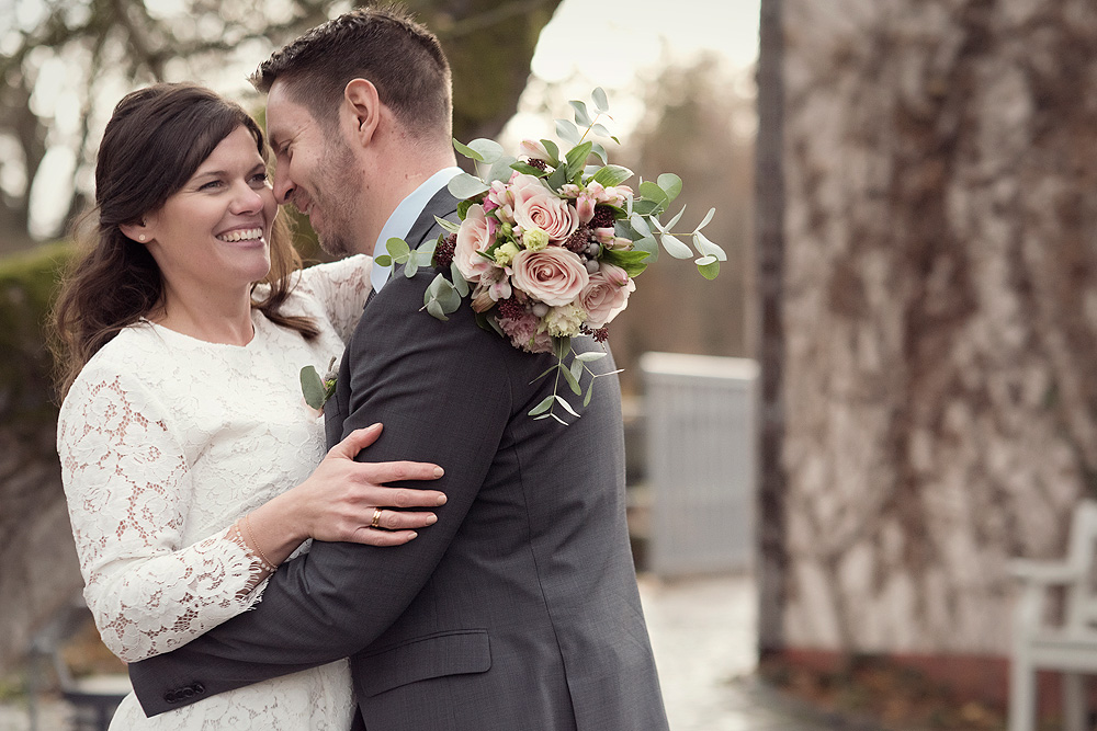 petrihaus hochzeit römer frankfurt hessen hochzeitsfotografin nidderau standesamt freie trauung corona coronahochzeit brautpaar mit maske heiraten 