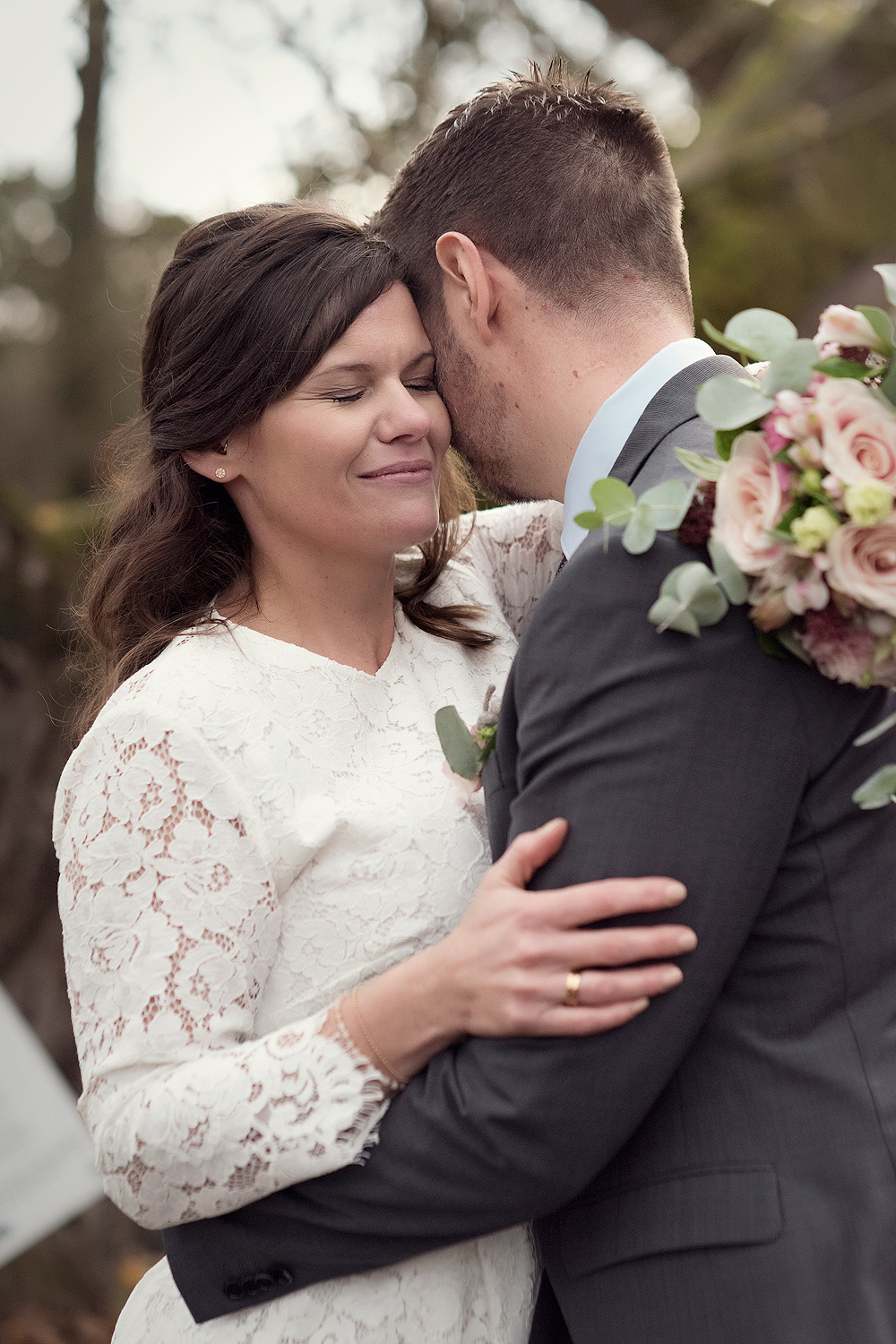 petrihaus hochzeit römer frankfurt hessen hochzeitsfotografin nidderau standesamt freie trauung corona coronahochzeit brautpaar mit maske heiraten 