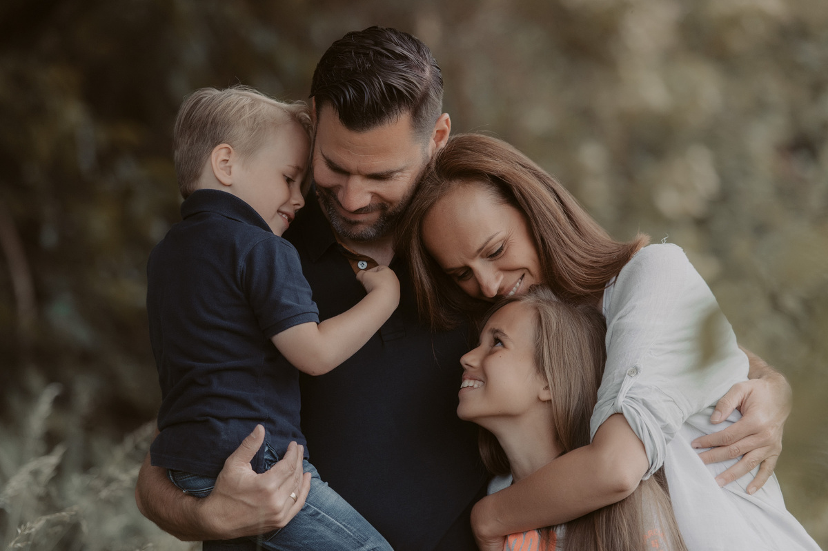 kinderfotograf nidderau babfotografin frankfurt babybilder kinderbilder fotografieren hessen neugeborenenbilder familienbilder bauchbilder schwangerenfotografie wunder im bauch werdende mama