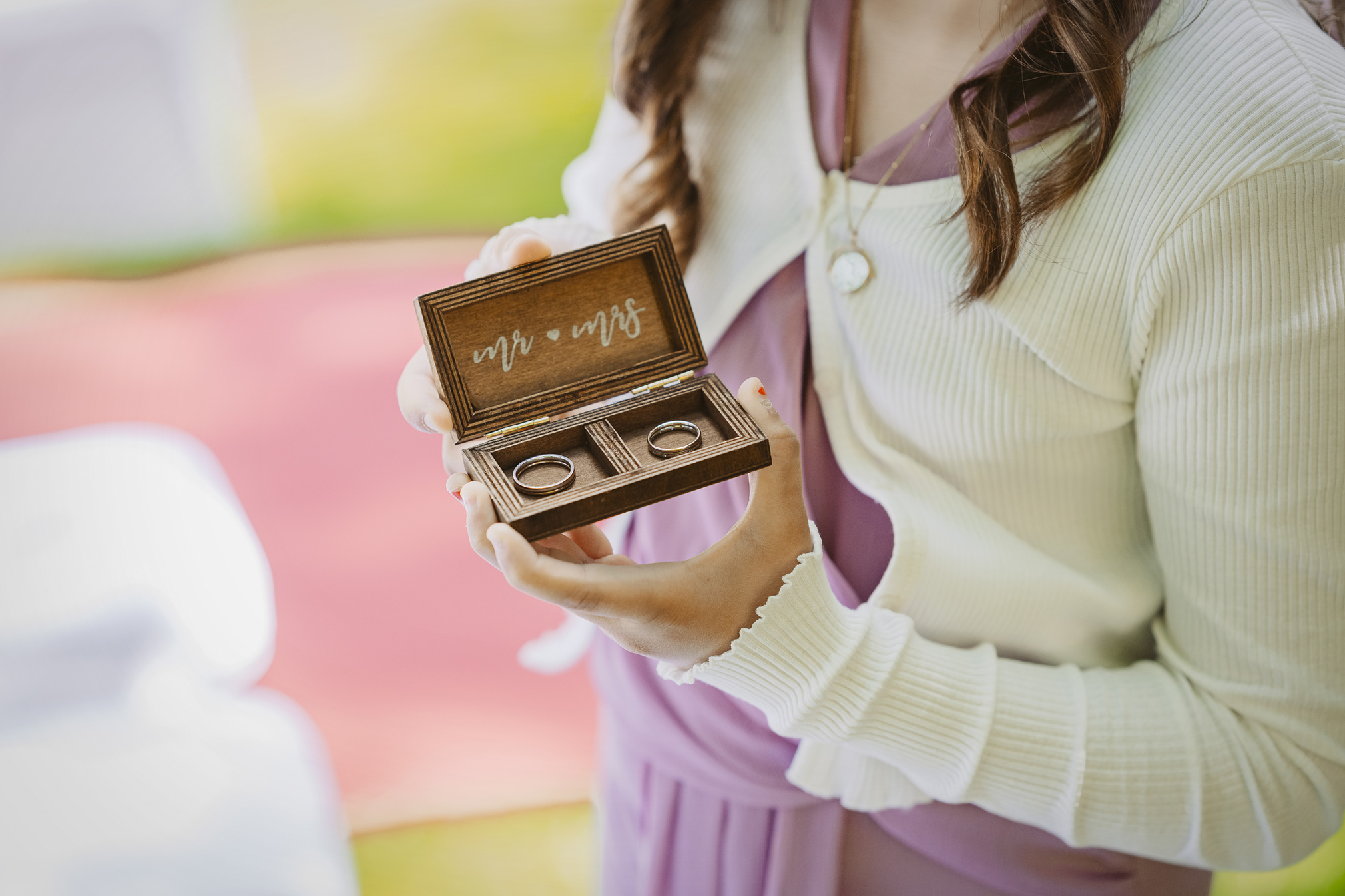 eheringe trauringe Hochzeit frankfurt fotografin ranstadt wetterau heiraten in hessen brautpaar brautstrauss hochzeitsdeko freie trauung standesamt Hochzeitslocation Schloss romrod trauredner thomas Hoffmann