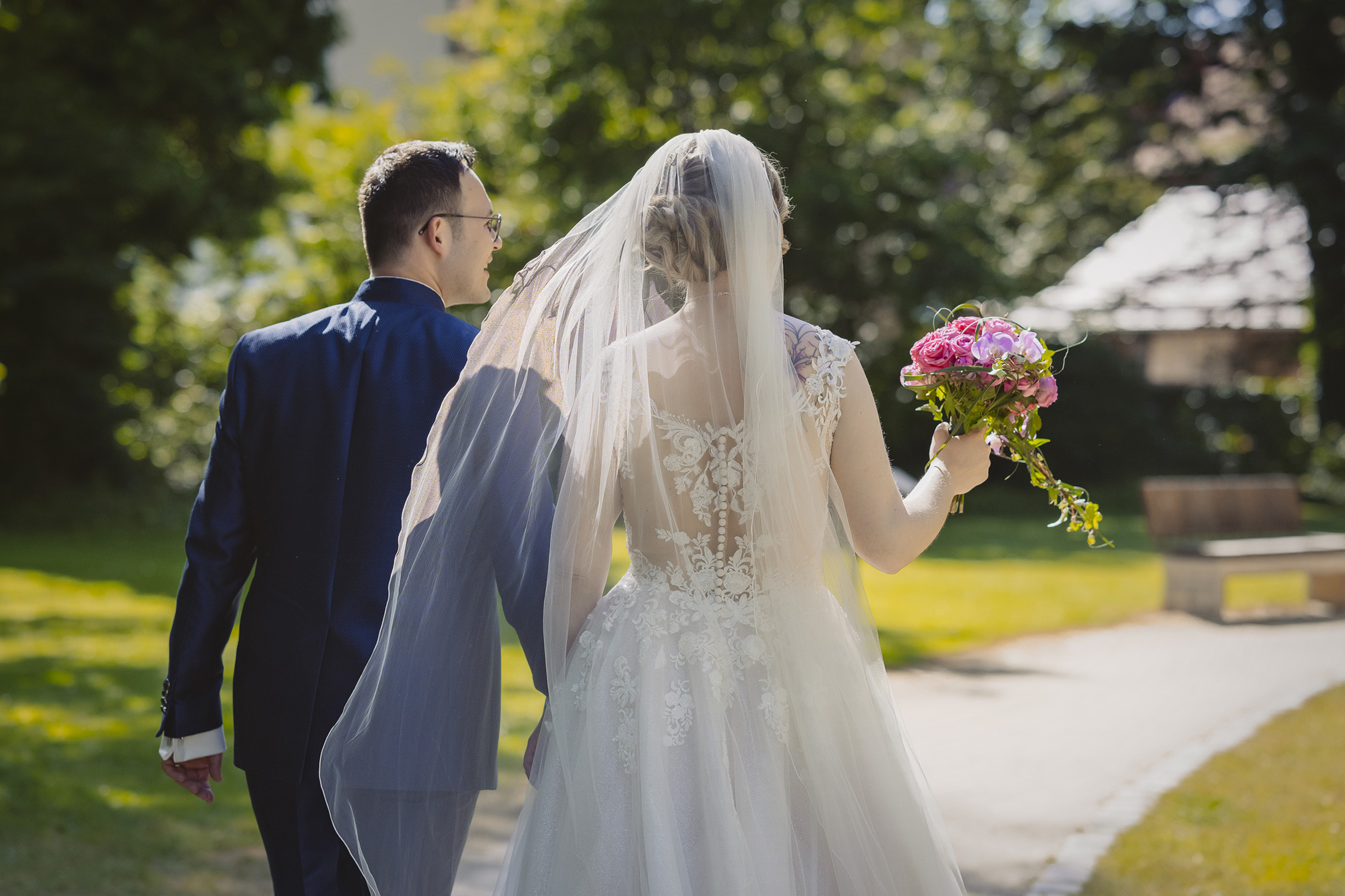 Hochzeit frankfurt fotografin ranstadt wetterau heiraten in hessen brautpaar brautstrauss hochzeitsdeko freie trauung standesamt Hochzeitslocation Schloss romrod trauredner thomas Hoffmann