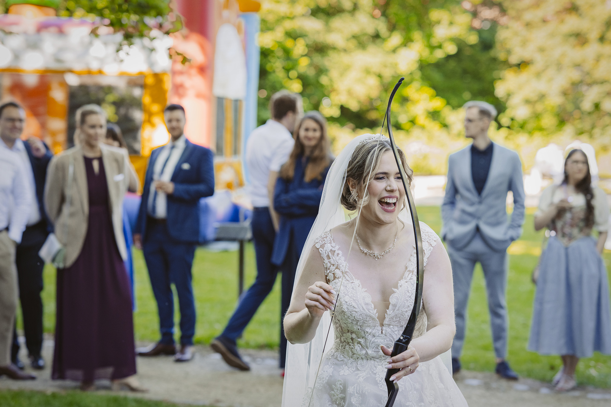 Hochzeit frankfurt fotografin ranstadt wetterau heiraten in hessen brautpaar brautstrauss hochzeitsdeko freie trauung standesamt Hochzeitslocation Schloss romrod trauredner thomas Hoffmann