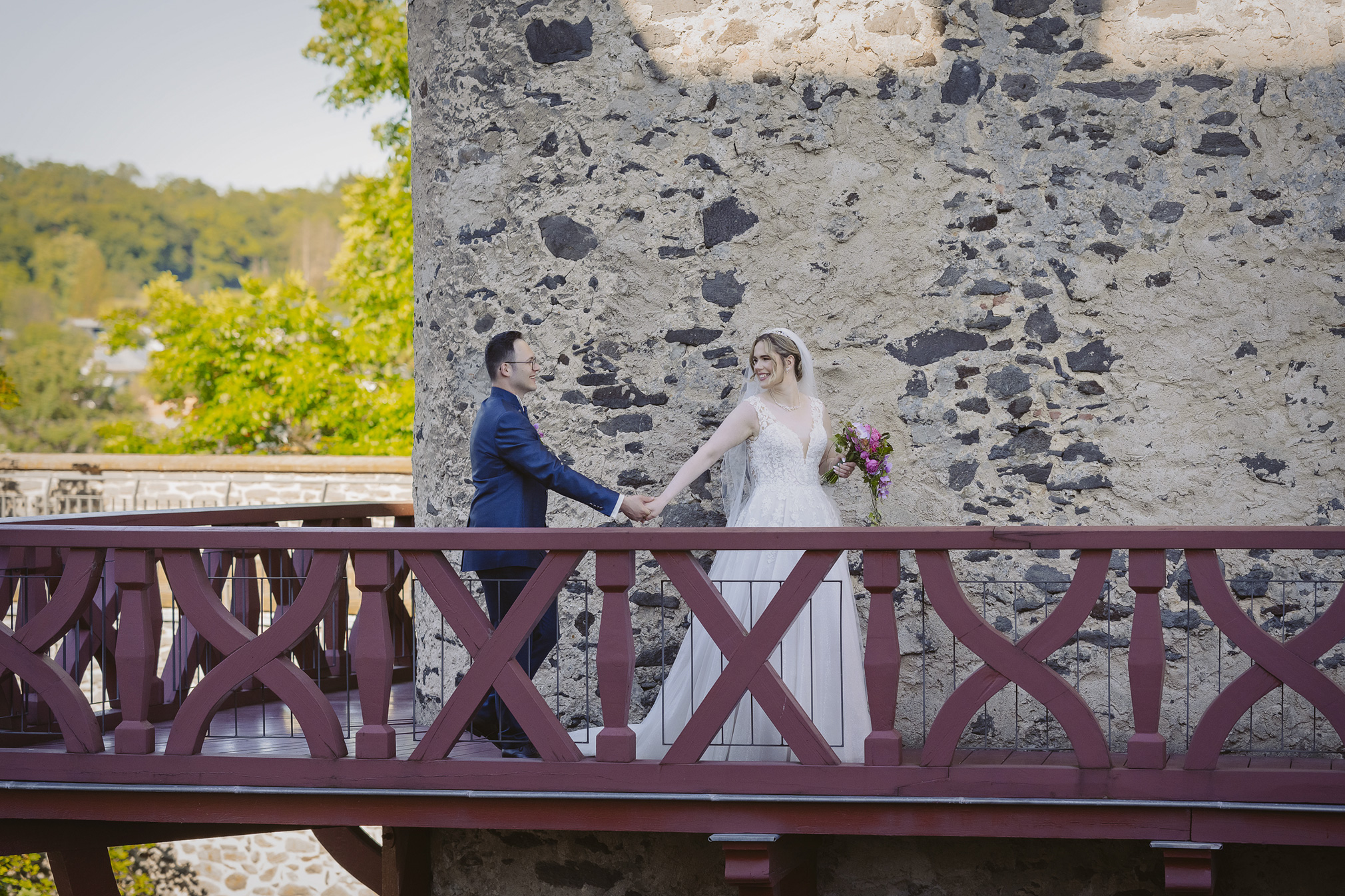 Hochzeit frankfurt fotografin ranstadt wetterau heiraten in hessen brautpaar brautstrauss hochzeitsdeko freie trauung standesamt Hochzeitslocation Schloss romrod trauredner thomas Hoffmann