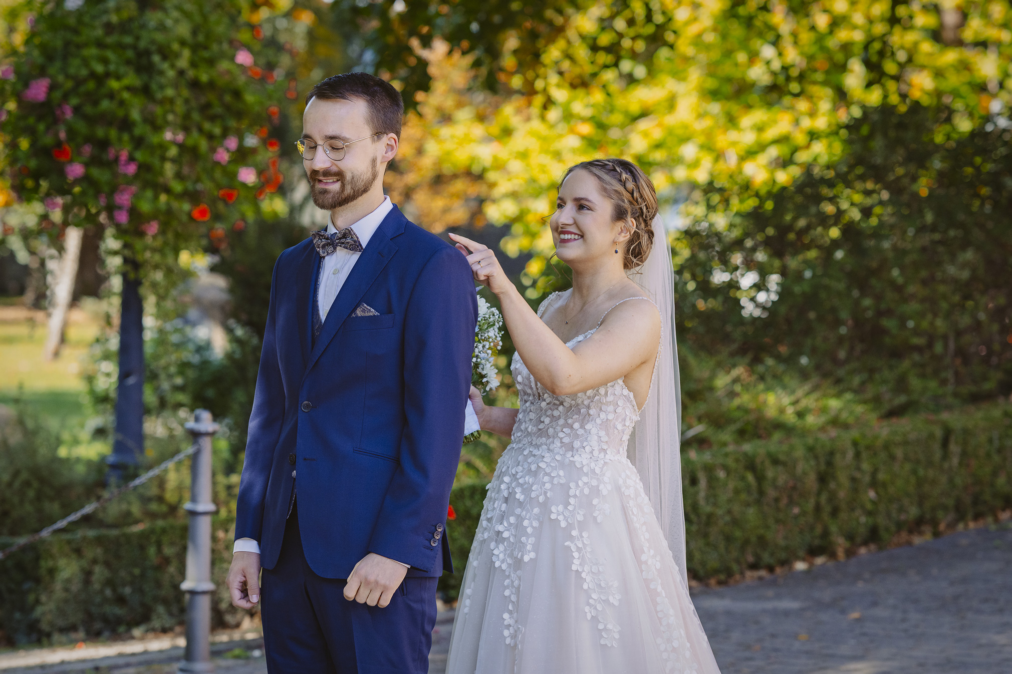 erster blick first look Hochzeitslocation schloss schlosshotel gedern Hochzeit frankfurt fotografin ranstadt wetterau heiraten in hessen brautpaar brautstrauss hochzeitsdeko freie trauung standesamt kirche 