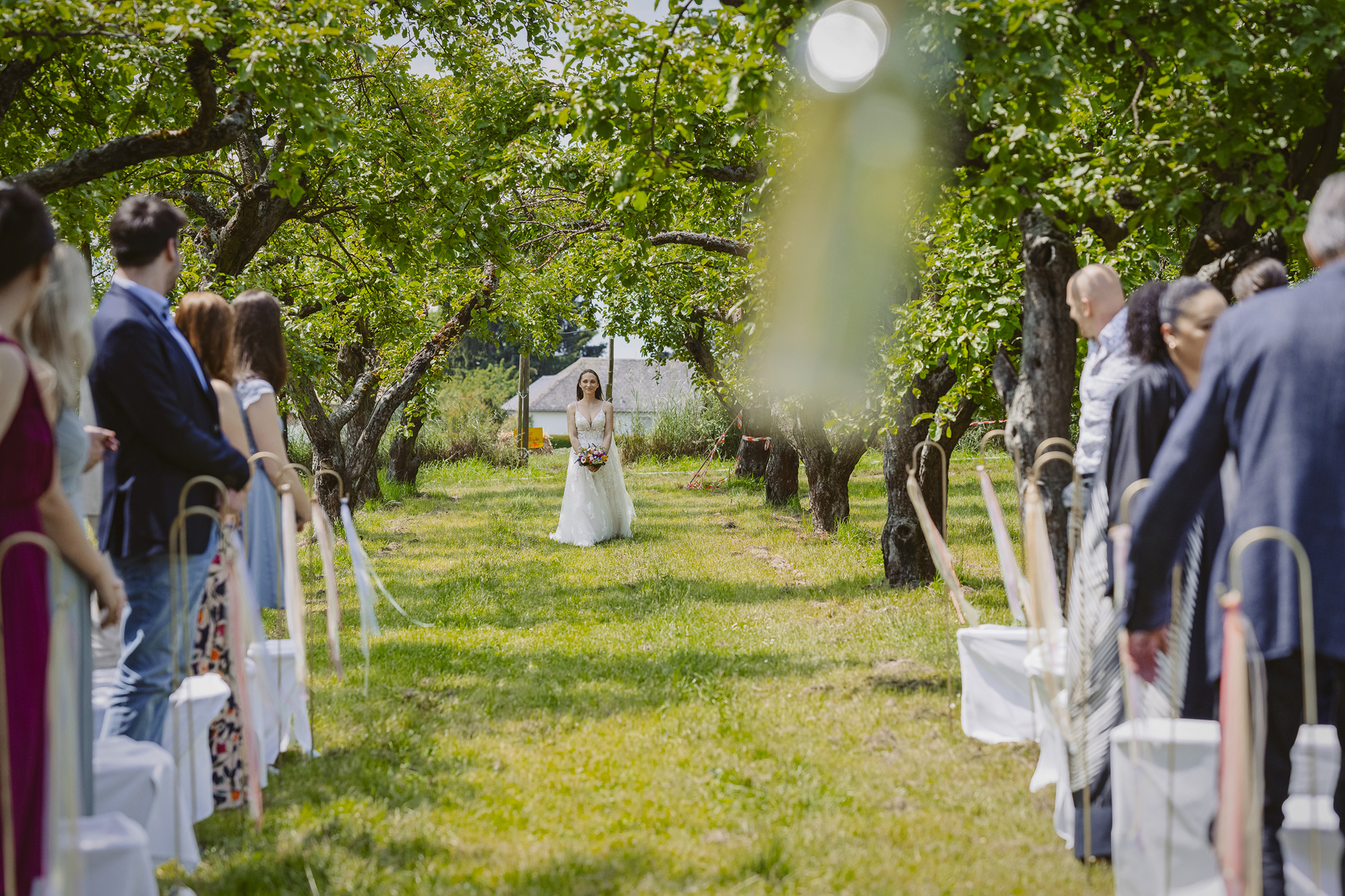 Hochzeit frankfurt fotografin ranstadt wetterau heiraten in hessen brautpaar brautstrauss hochzeitsdeko freie trauung standesamt obsthof am steinberg obsthof schneider frankfurt nieder erlenbach hochzeitslocation 