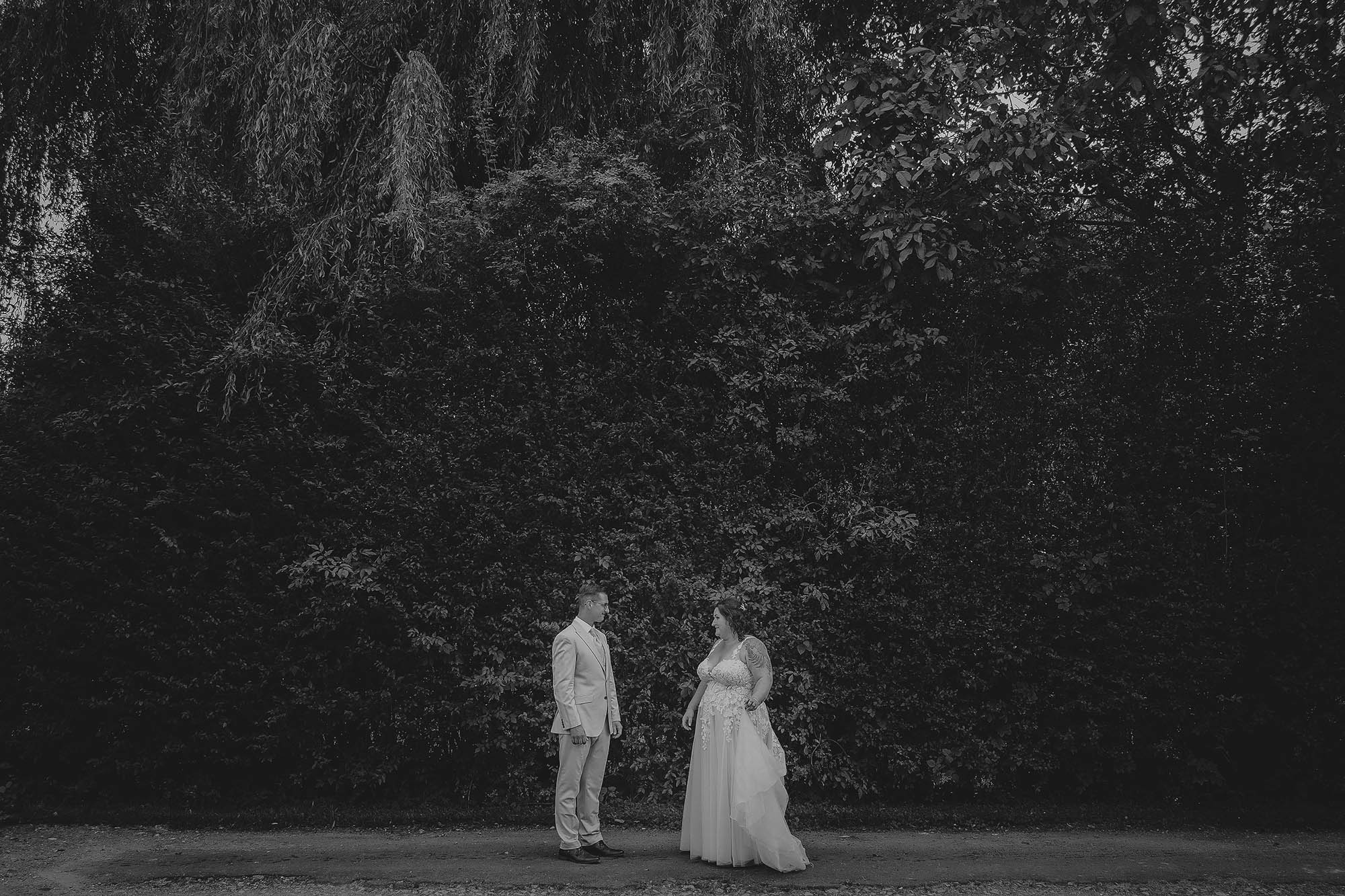 hochzeit heiraten hessen frankfurt hochzeitslocation weingut weidenmühle flörsheim freie trauung brautpaarbilder erster blick first look hochzeitsfotografin wetterau ranstadt florstadt altenstadt