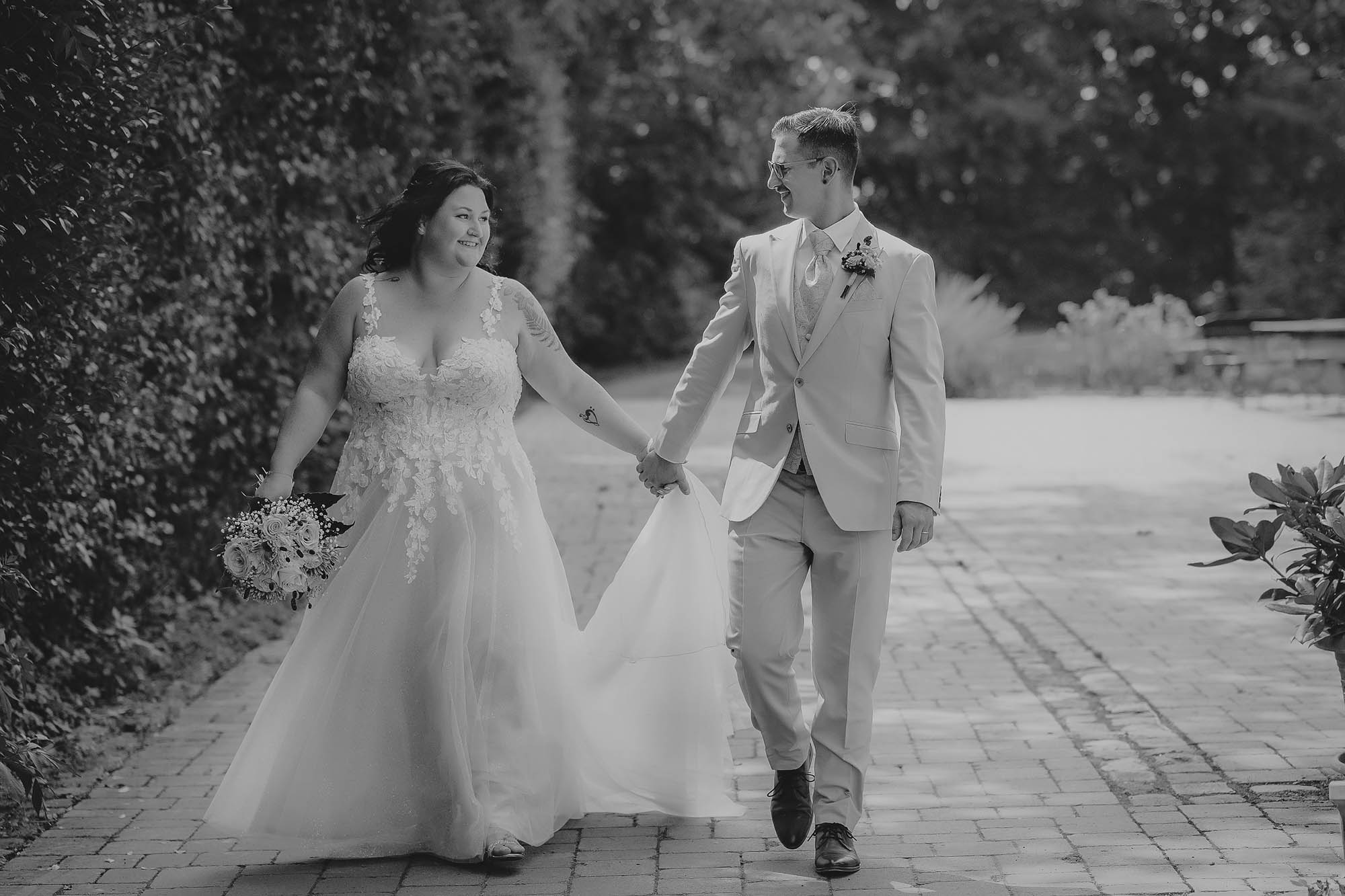 hochzeit heiraten hessen frankfurt hochzeitslocation weingut weidenmühle flörsheim freie trauung brautpaarbilder erster blick first look hochzeitsfotografin wetterau ranstadt florstadt altenstadt