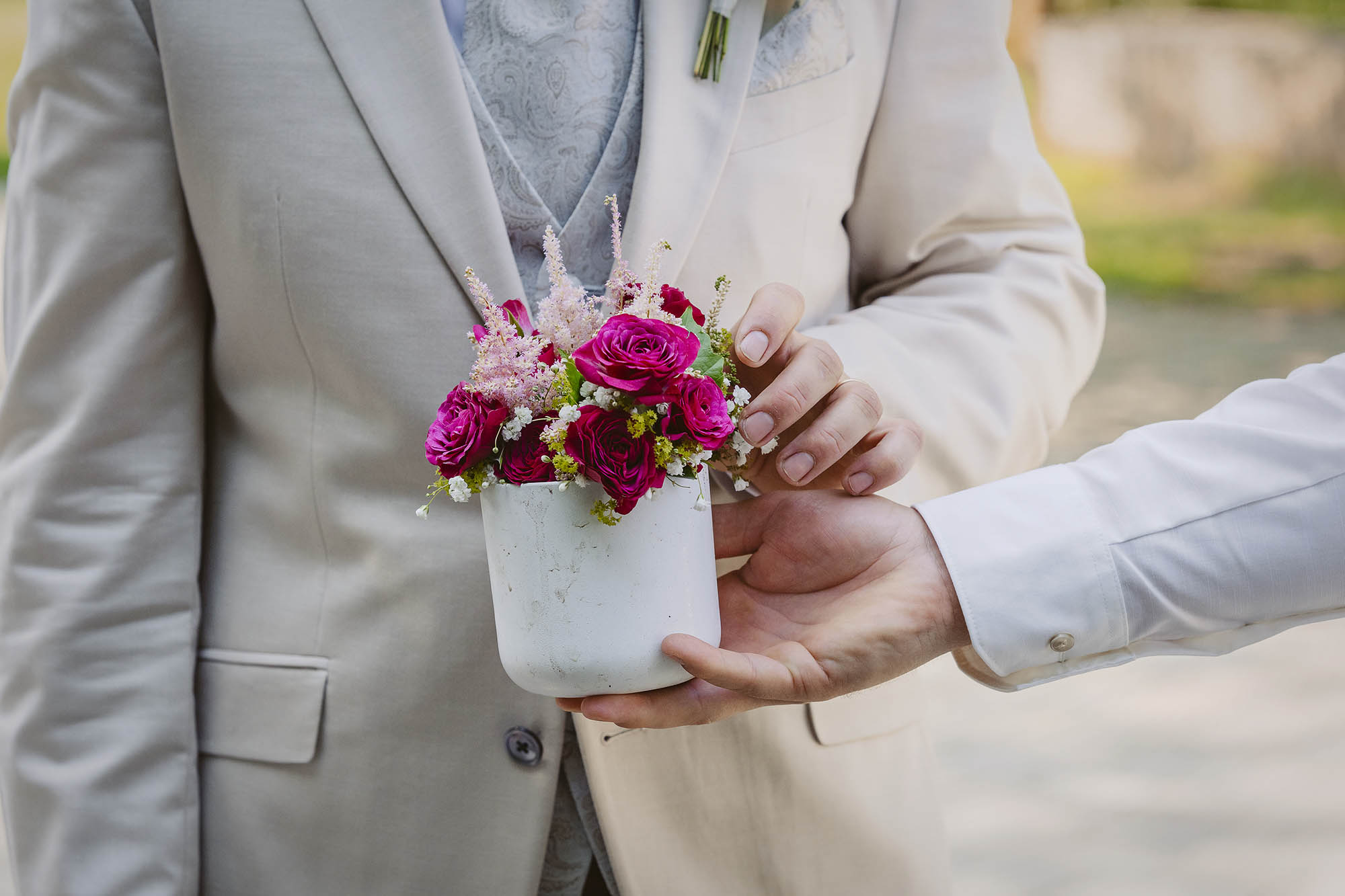 hochzeit heiraten hessen frankfurt hochzeitslocation weingut weidenmühle flörsheim freie trauung brautpaarbilder erster blick first look hochzeitsfotografin wetterau ranstadt florstadt altenstadt