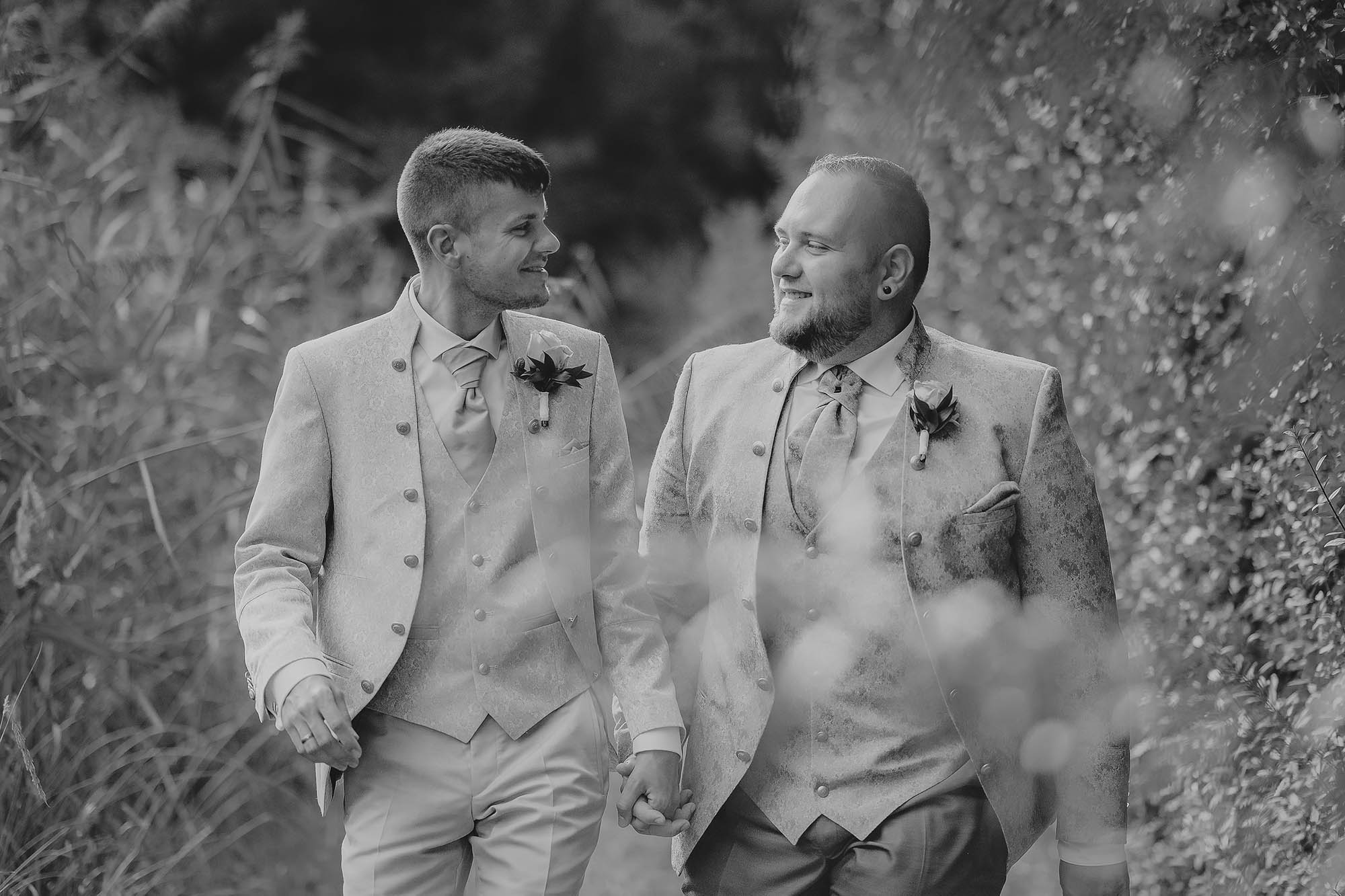 hochzeit standesamt hessen alzenau burg hochzeitslocation alte kaserne münster hochzeitspaar gleichgeschlechtliches Paar queere Hochzeit LGBTIQ Ehe für alle