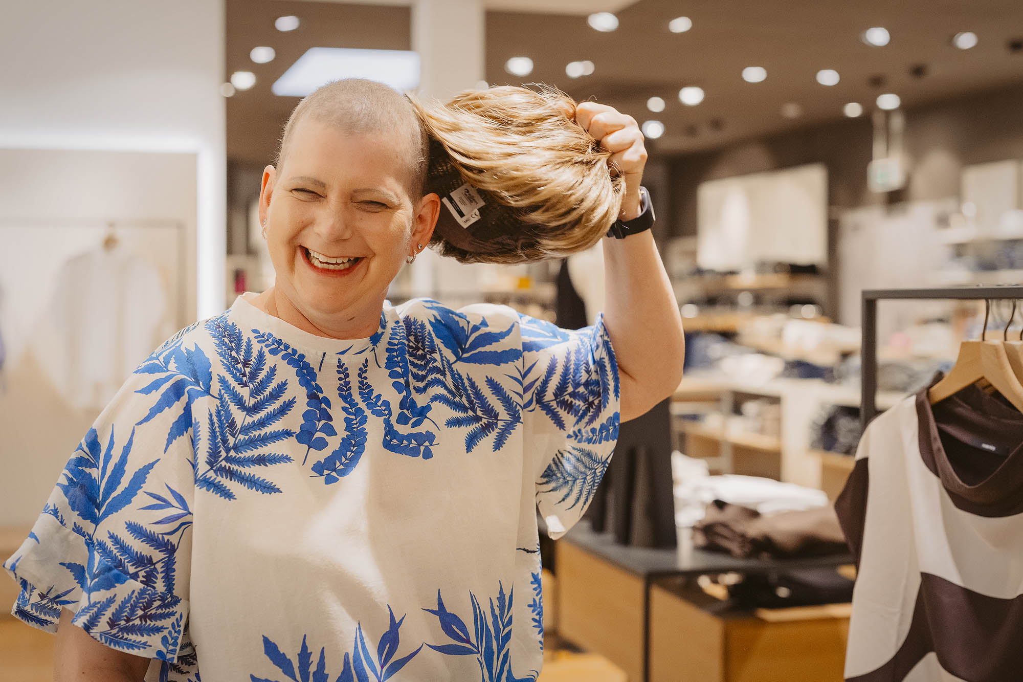 Vielhaarmony Linsengericht Belmodi Gründau Fotoshooting frauen Krebserkrankung fotografin ranstadt wetterau feier das Leben perücke