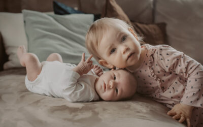 Kleine Babyschwester