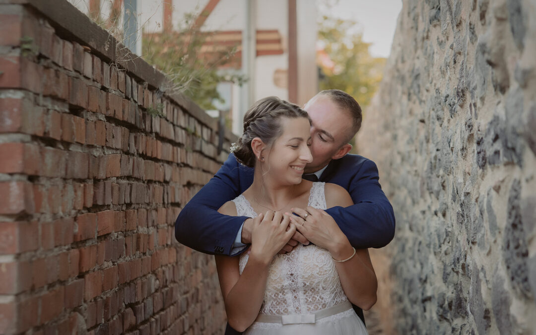 Daniela & Niklas | Hochzeit im Garten der Kirche